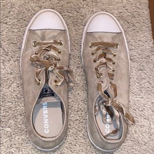 Suede Nude Converse